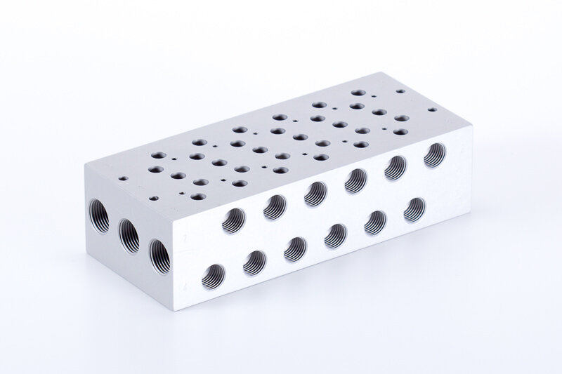 R 502 704