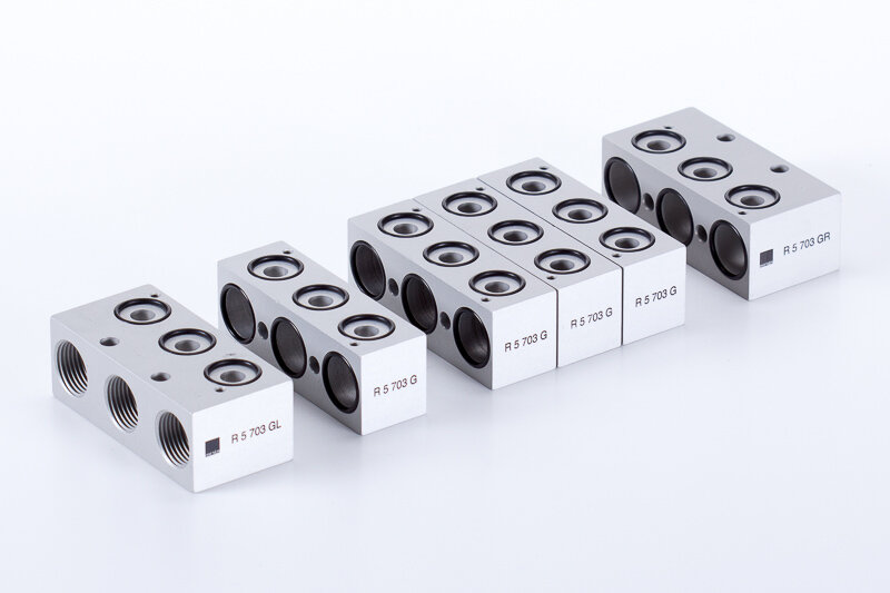 Grundplatten- und modulare Mehrfachsysteme